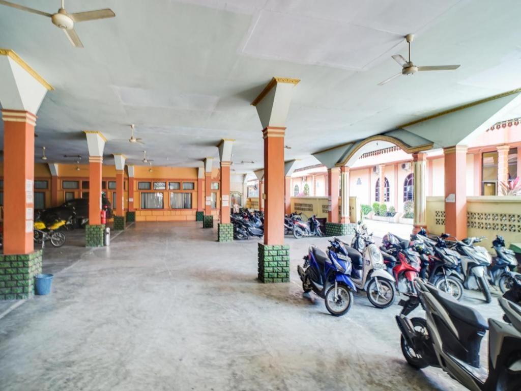 Oyo 1140 Hotel Tresya Tanjung Balai Tanjungbalai Ngoại thất bức ảnh