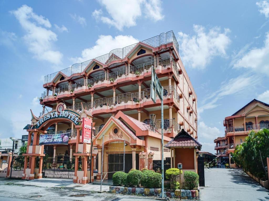 Oyo 1140 Hotel Tresya Tanjung Balai Tanjungbalai Ngoại thất bức ảnh