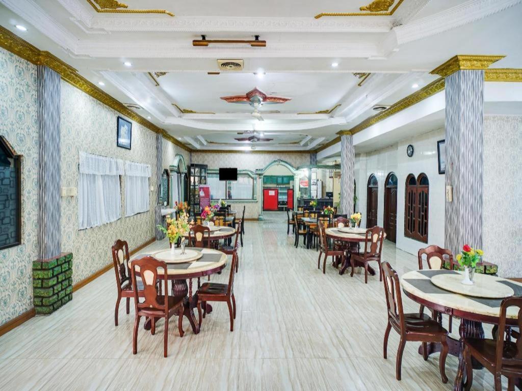 Oyo 1140 Hotel Tresya Tanjung Balai Tanjungbalai Ngoại thất bức ảnh